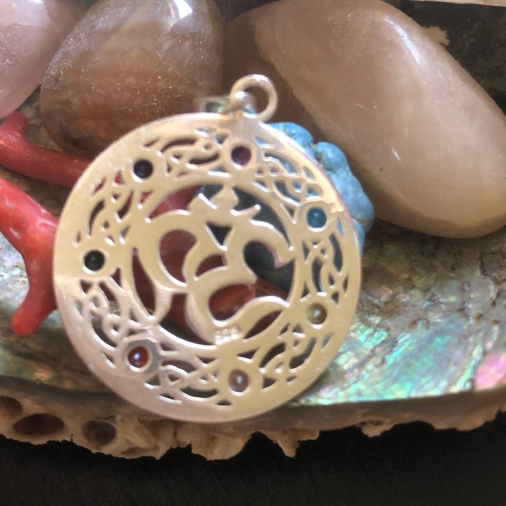 Pendant - Picture 2 of 2